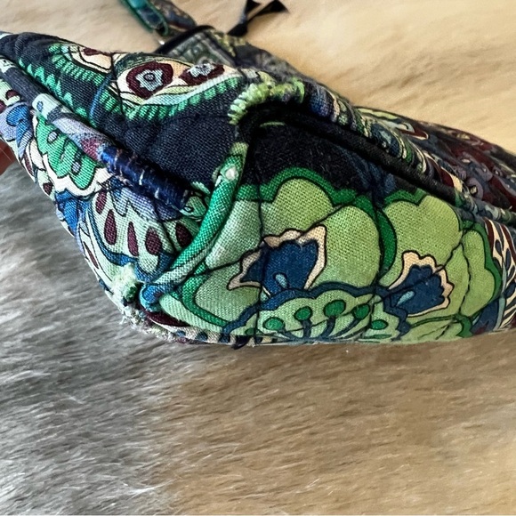VERA BRADLEY Rhythm & Blues 2011 Zip Hipster Crossbody Navy Green Paisley - Picture 13 of 17